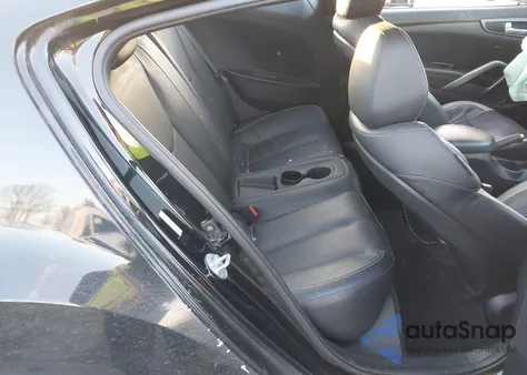 2015 Hyundai Veloster Turbo z USA, uszkodzony, nr VIN KMHTC6AE3FU231179